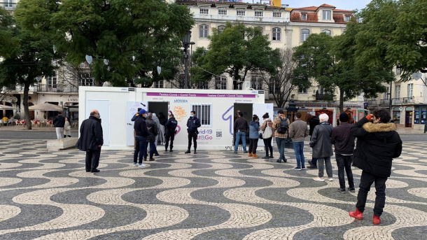 Vista de un puesto de pruebas covid en Lisboa (Portugal) 