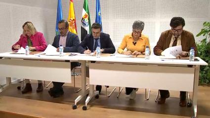 Firma del convenio entre las diputaciones y los agentes sociales en materia de empleo y desarrollo empresarial