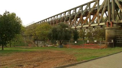 Obras en el Puente de Hierro de Mérida