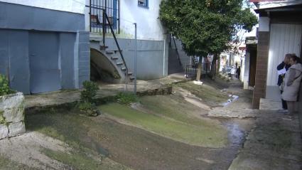 Las últimas lluvias dejan inundaciones con aguas fecales en una barriada de Badajoz