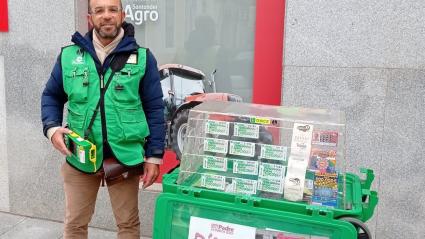 Ismael, vendedor de la ONCE que ha repartido la suerte en Guareña