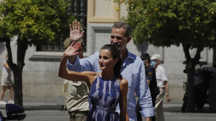 Felipe VI y Letizia, de visita en el centro de Sevilla