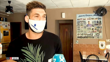 Antonio Carrasco atendiendo a Extremadura Deportes
