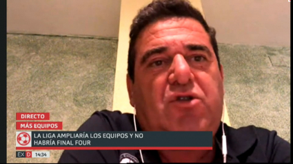 Manuel Antonio Díaz, presidente del Mideba, atendiendo a Extremadura Deportes
