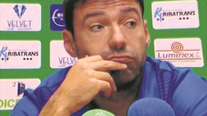 Rai, técnico del Coria, en rueda de prensa.