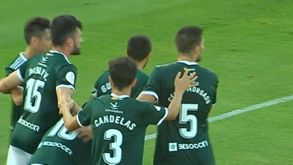 Así celebraron Guzmán Casaseca y el Badajoz el gol del 0-1 ante el Barça B