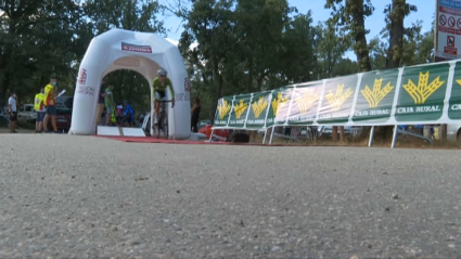 Salida de uno de los corredores del Bicicletas Rodríguez en la Vuelta a Zamora