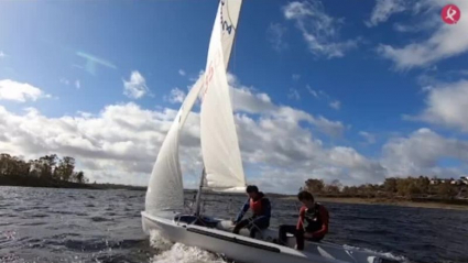 navegando a vela en el pantano de Orellana