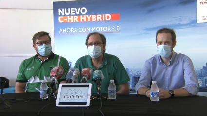 Roberto Blanco en el acto de presentación de su renovación