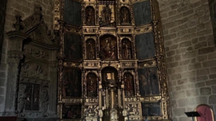 El retablo del Divino Morales afectado por el fuego.