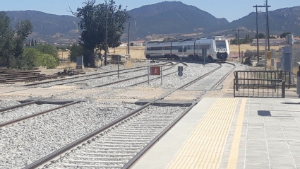 Tren entrando en la estación de Cabeza del Buey