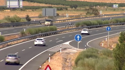 Circulación de coches en carretera