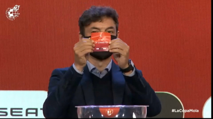 Momento del sorteo en el que salía la bola del Chinato