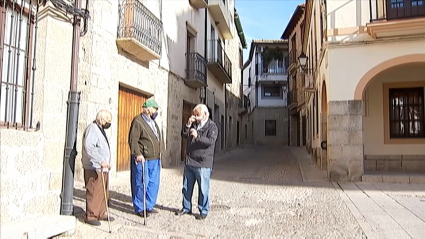 Reunión de personas en Acebo