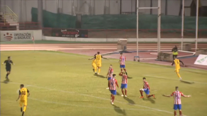 Gol del Extremadura ante el Don Benito