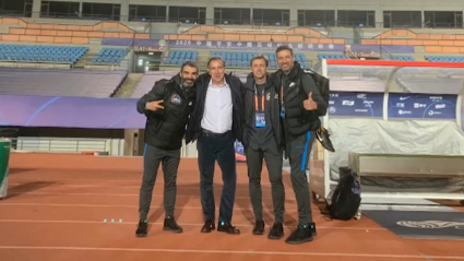 Agustín Izquierdo junto a Javi Pereira y el resto del cuerpo técnico