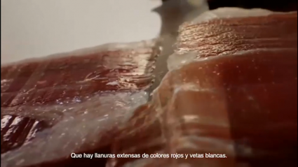 Fragmento del video promocional de la campaña 'El País Más Rico del Mundo' en el que se ve jamón ibérico Dehesa de Extremadura 