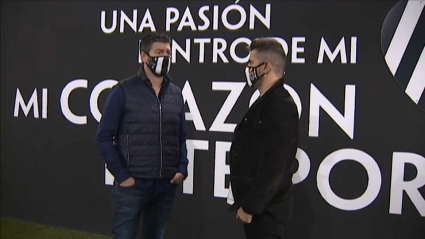 Fer Estévez y Antonio Castaño en la zona de vestuarios del Estadio Nuevo Vivero