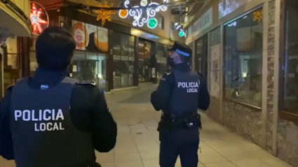 Policía Local de Cáceres vigilando el toque de queda