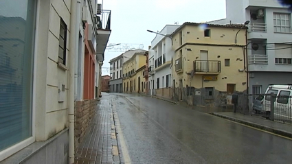 Calle vacía de Cañamero en el primer día de aislamiento.