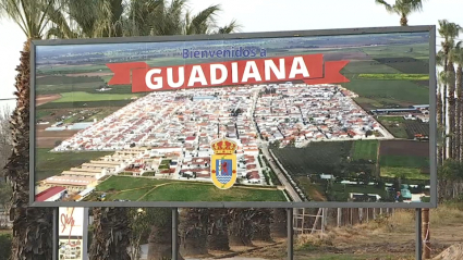 Cartel en la localidad pacense de Guadiana