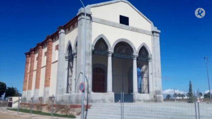 fachada principal de la capilla de Santa Isabel en Villanueva de la Serena