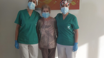  Terapeuta ocupacional Isela Sanabria, Ana Llerena  y la fisoterapeuta Luisa García. Hospital Casa Verde  Mérida.