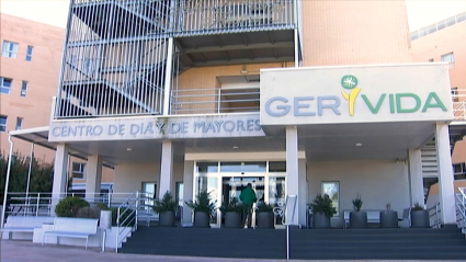 Fachada del centro de mayores Geryvida de Cáceres