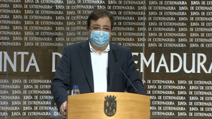 Guillermo Fernández Vara, en rueda de prensa