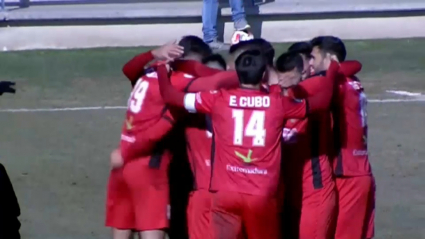 El Mérida celebra el 0-1 en Talavera