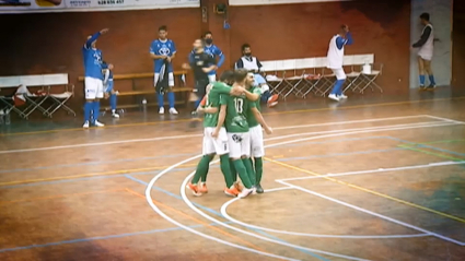 Los jugadores del Jerez celebran el tanto de la remontada a pocos minutos del final