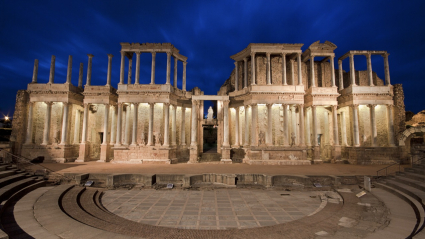 Teatro Romano de Mérida al anochecer