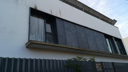 Fachada de la vivienda donde se ha originado el incendio doméstico