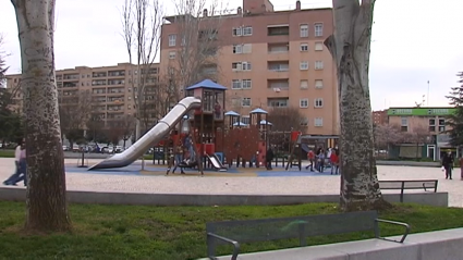 Imagen de un parque infantil en Badajoz