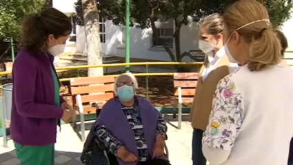 Antonia Flores, última vacuna en las residencias de mayores de Extremadura