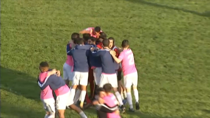 Los jugadores del Cacereño celebran el gol de la victoria de Rubén Sánchez