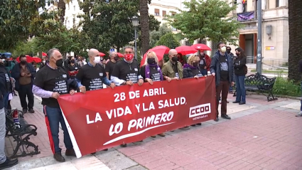 Imagen de la concentración de CCOO esta mañana frente a la delegación del gobierno en Badajoz 