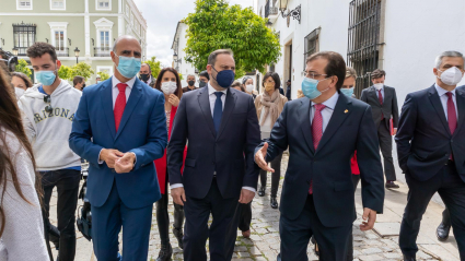 El ministro de Transportes, Movilidad y Agenda Urbana, José Luis Ábalos; y el presidente de la Junta de Extremadura, Guillermo Fernández Vara, entre otras autoridades, asisten al acto inaugural del edificio que albergará la biblioteca municipal de Zafra