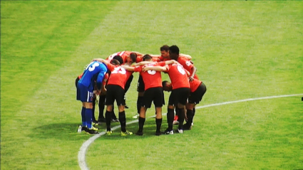 Los jugadores del Montijo en los instantes previos a su partido ante el Jerez