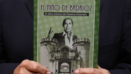 Portada del libro de Francisco Zambrano sobre la trayectoria artística de 'El Niño de Badajoz'.