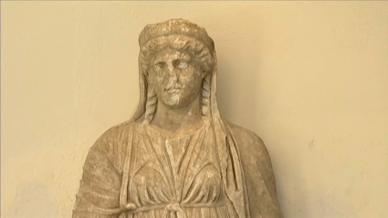 Escultura de Juno encontrada en el teatro romano de Regina