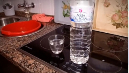 Los vecinos de Villalba han cerrado el grifo y ahora beben agua embotellada