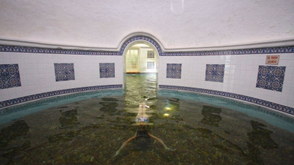 piscina agua mineromedicinal balneario de Alange