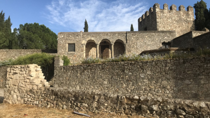 Tramo de la Alcazaba de Trujillo donde rodará HBO España.