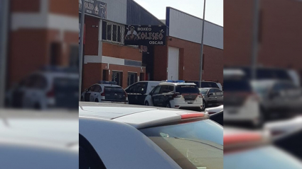 Agentes de la Guardia Civil en el centro deportivo