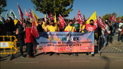 mani bomberos forestales