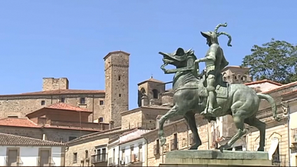 Estatua de Pizarro el conquistador en Trujillo