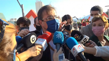 El presIdente extremeño llegando al cuadragésimo congreso del PSOE