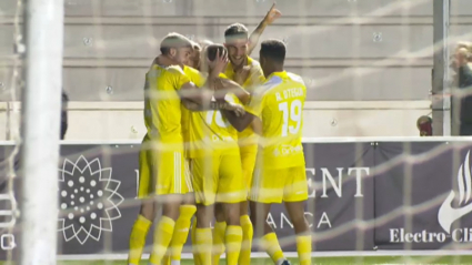 Los pacenses celebrando su primer tanto
