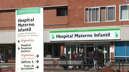 Fachada del Hospital Materno Infantil de Badajoz